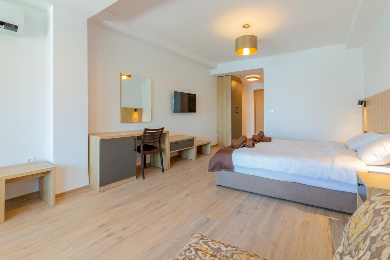 Lago Hotel Lagadin Eksteriør bilde
