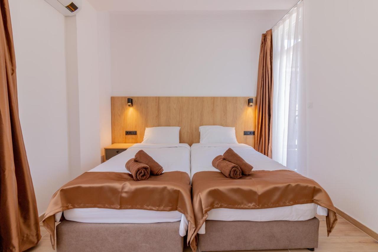Lago Hotel Lagadin Eksteriør bilde